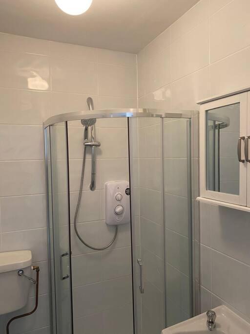 Beautiful One Bedroom Apartment In Galway City Exterior photo